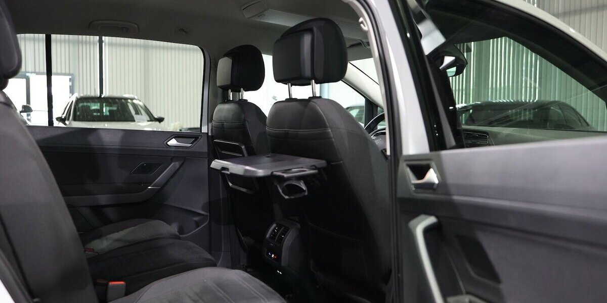 VW Touran 2.0 TDI DSG IQ Comfortline / 7-SITZE, LED 66.000 km 27.111 &euro; Hamm 59077
