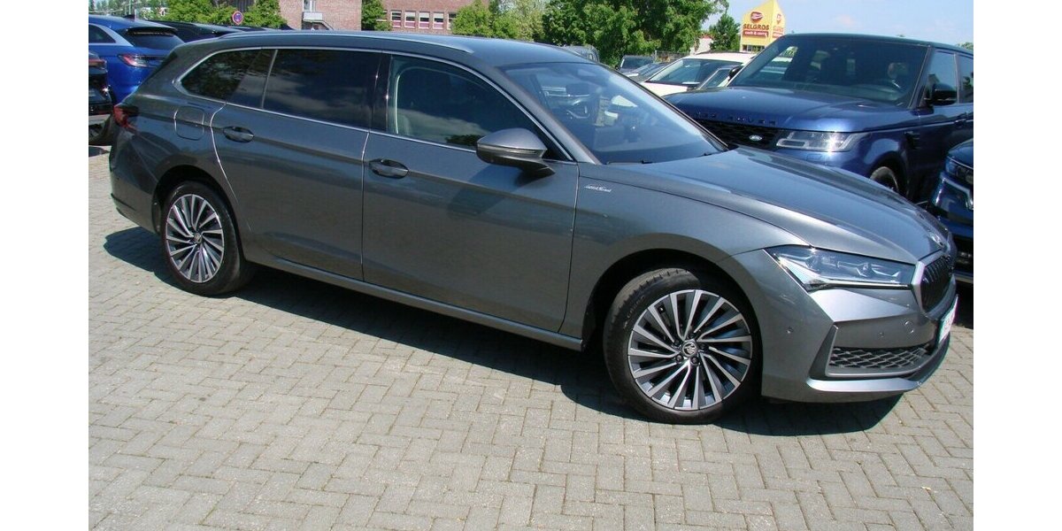 Skoda Superb 2.0TDi L&K 4x4 ACC LED AHK H&K 360º 41.532 km 38.880 &euro; Falkensee 14612