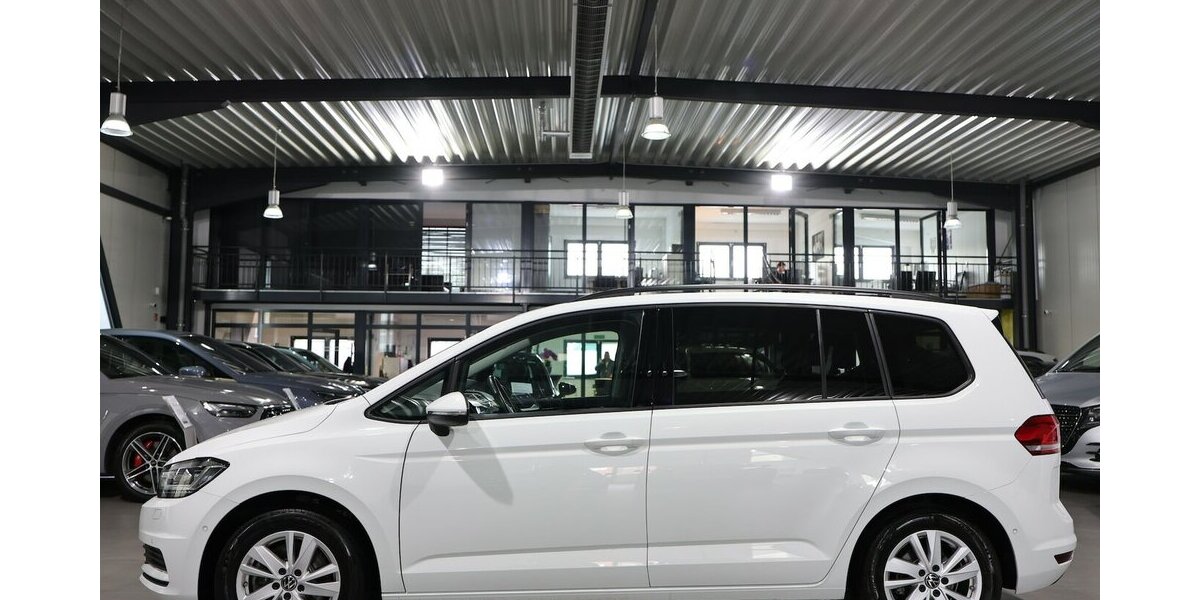 VW Touran 2.0 TDI DSG IQ Comfortline / 7-SITZE, LED 66.000 km 27.111 &euro; Hamm 59077