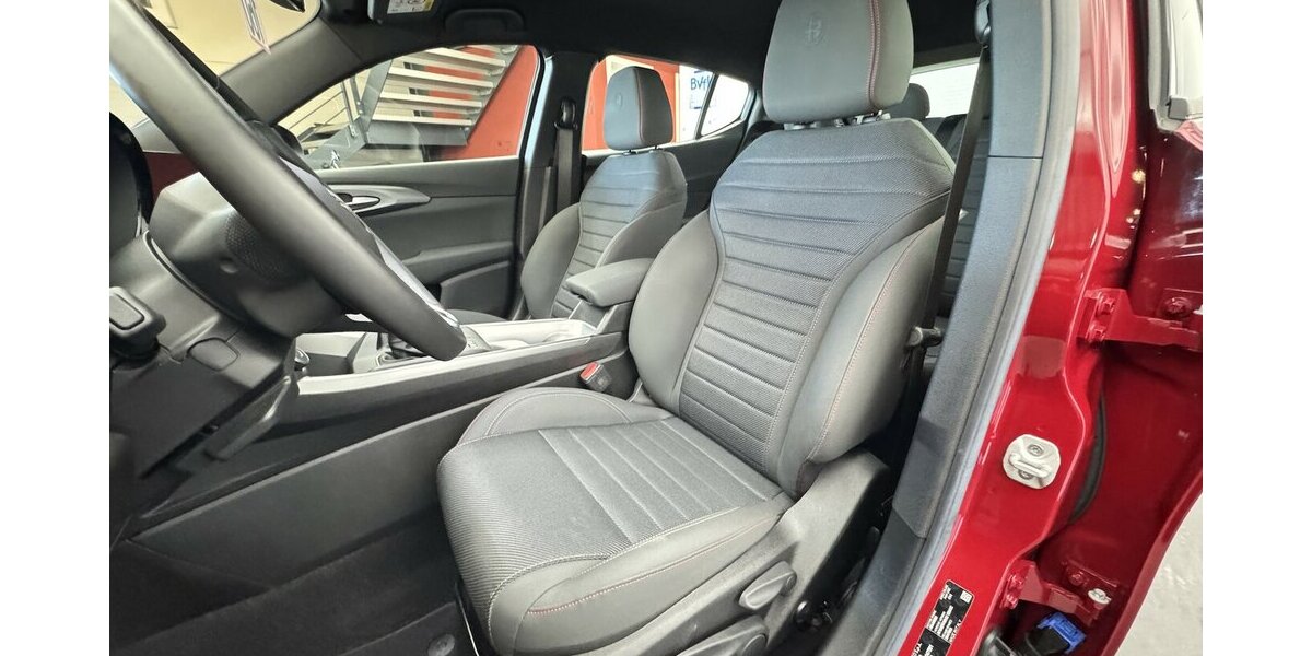 Alfa Romeo Tonale 1.6 VGT-D Sprint ACC Sitzheizung 12.300 km 20.740 &euro; Lich 35423