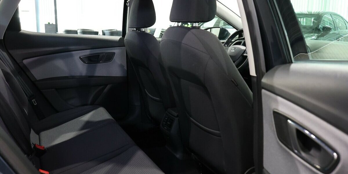 Seat Leon 1.6 TDI STYLE / NAVI-PLUS+APPLE+ANDROID 111.000 km 12.111 &euro; Hamm 59077