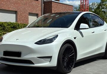 Tesla Model Y 70.000 km 31.900 &euro; Fürth 90765