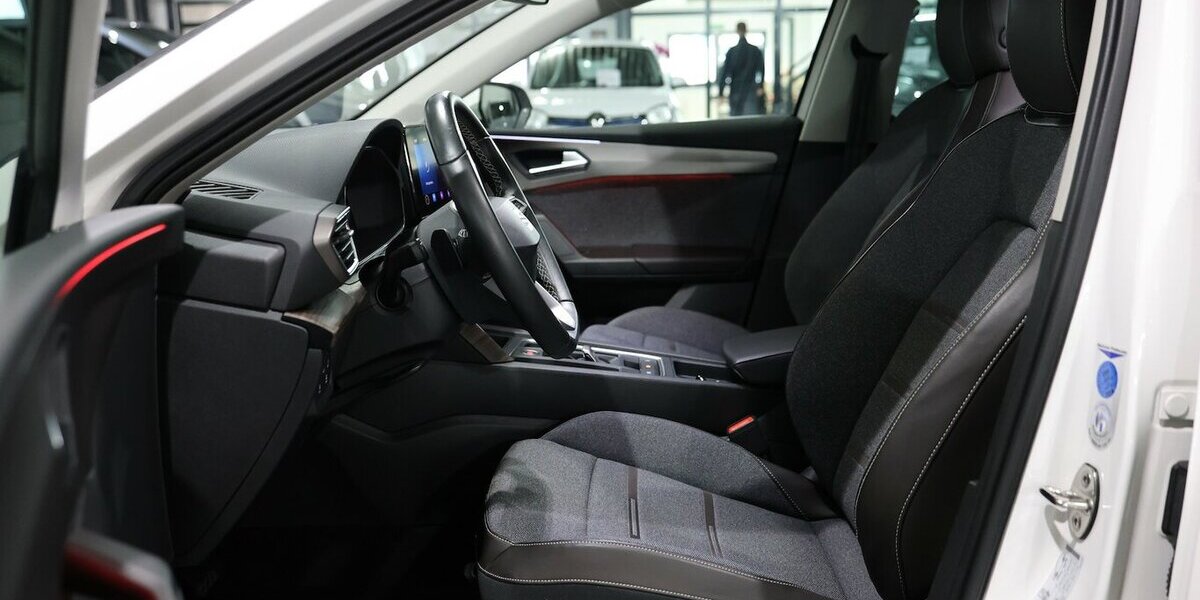 Seat Leon ST 2.0 TDI DSG XCELLENCE / LEDER / ACC+LANE 75.000 km 18.221 &euro; Hamm 59077