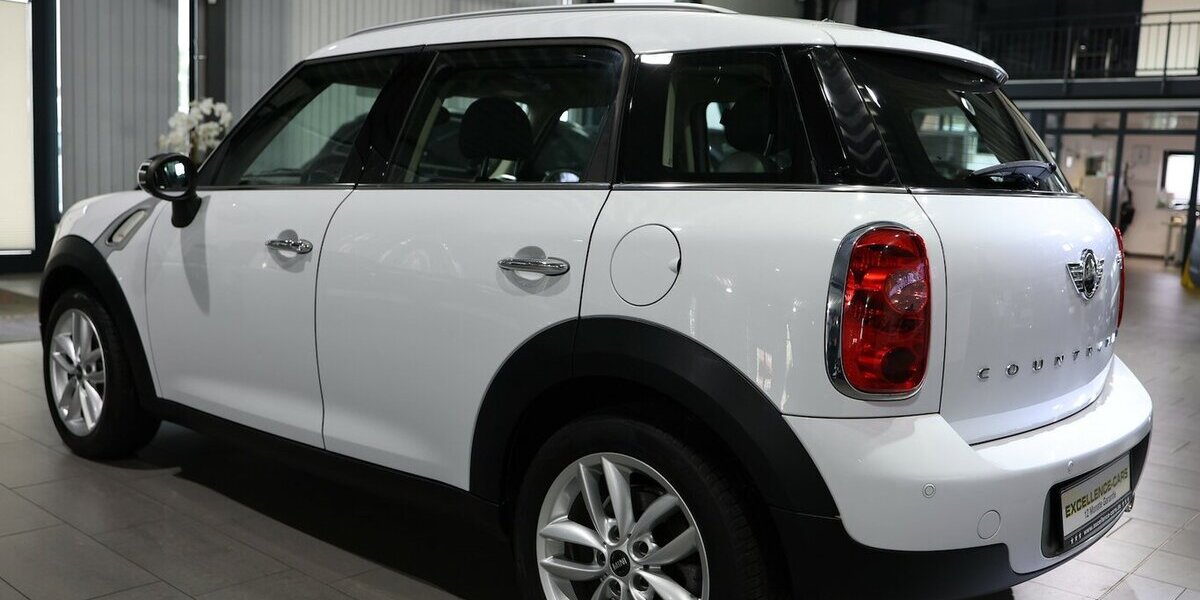 Mini Cooper D Countryman PEPPER II CARBON COLOUR 129.000 km 9.444 &euro; Hamm 59077