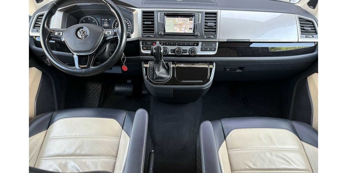 VW T6 Multivan Highline 4Motion DAB/KAMERA/7-SITZER 91.514 km 41.900 &euro; Villingen-Schwenningen 78054