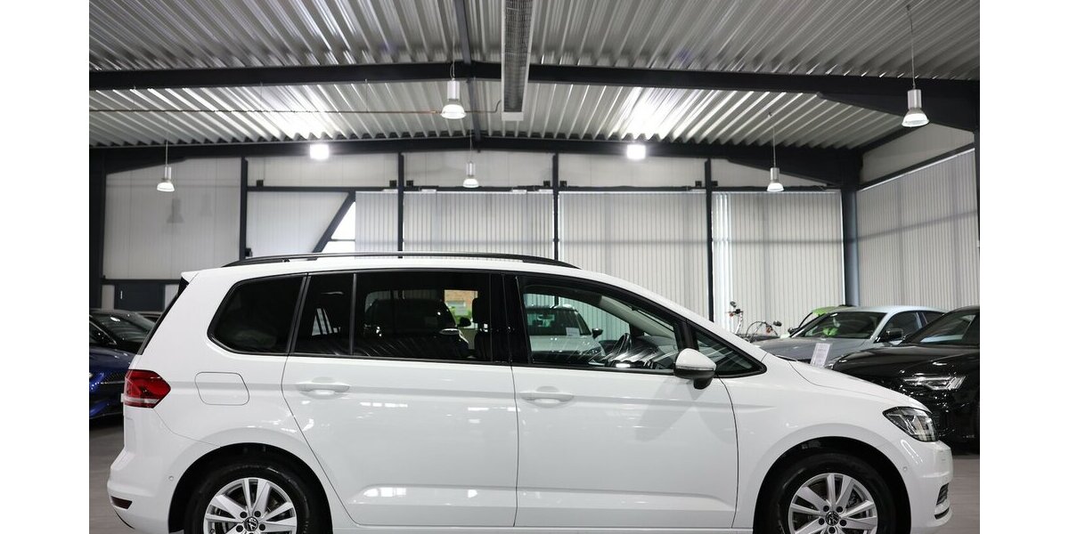 VW Touran 2.0 TDI DSG IQ Comfortline / 7-SITZE, LED 66.000 km 27.111 &euro; Hamm 59077