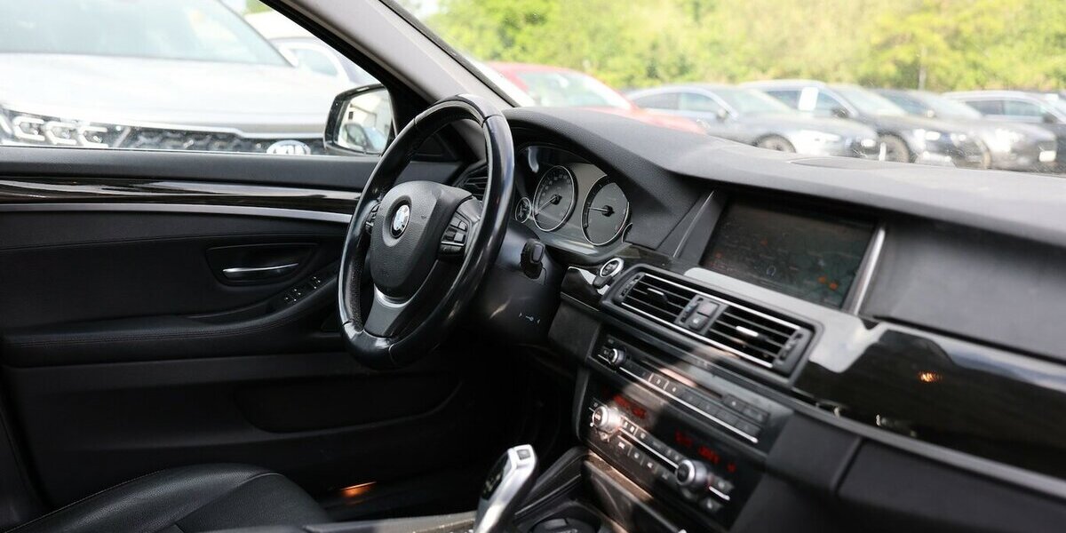 BMW 520d Touring BUSINESS LUXURY / LEDER, XENON 230.000 km 9.102 &euro; Hamm 59077