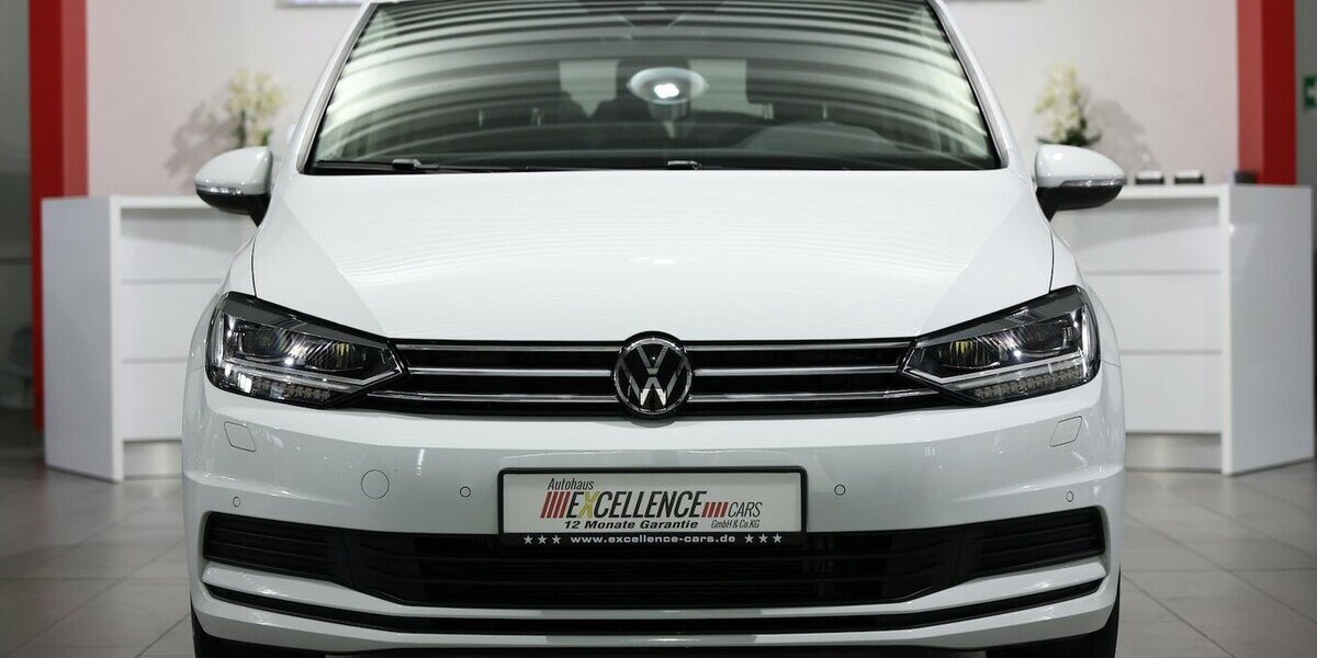 VW Touran 2.0 TDI DSG IQ Comfortline / 7-SITZE, LED 66.000 km 27.111 &euro; Hamm 59077