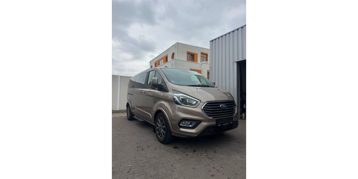 Ford Tourneo Custom 178.000 km 21.999 &euro; Wadersloh 59329