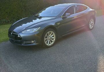 Tesla Model S 144.000 km 19.900 &euro; Prag 18000
