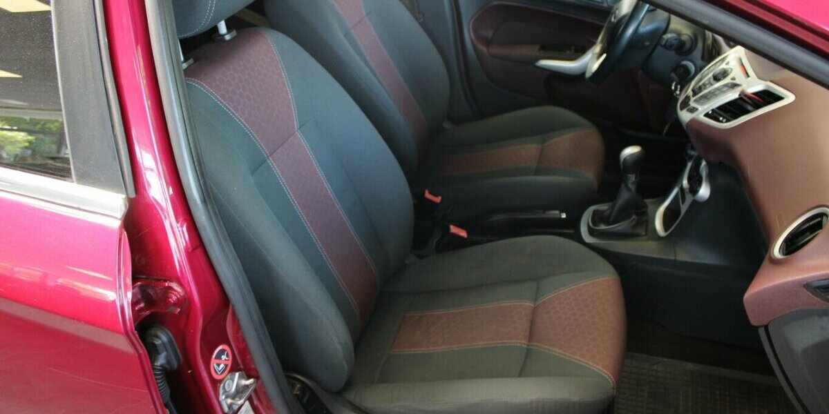 Ford Fiesta 1.4 Titanium - 1. Hand - 112.625 km 3.980 &euro; Euskirchen 53881