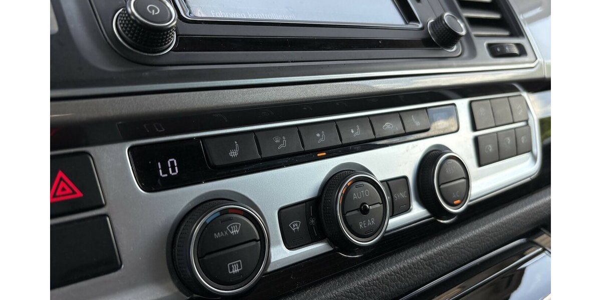 VW T6 Multivan Highline 4Motion DAB/KAMERA/7-SITZER 91.514 km 41.900 &euro; Villingen-Schwenningen 78054
