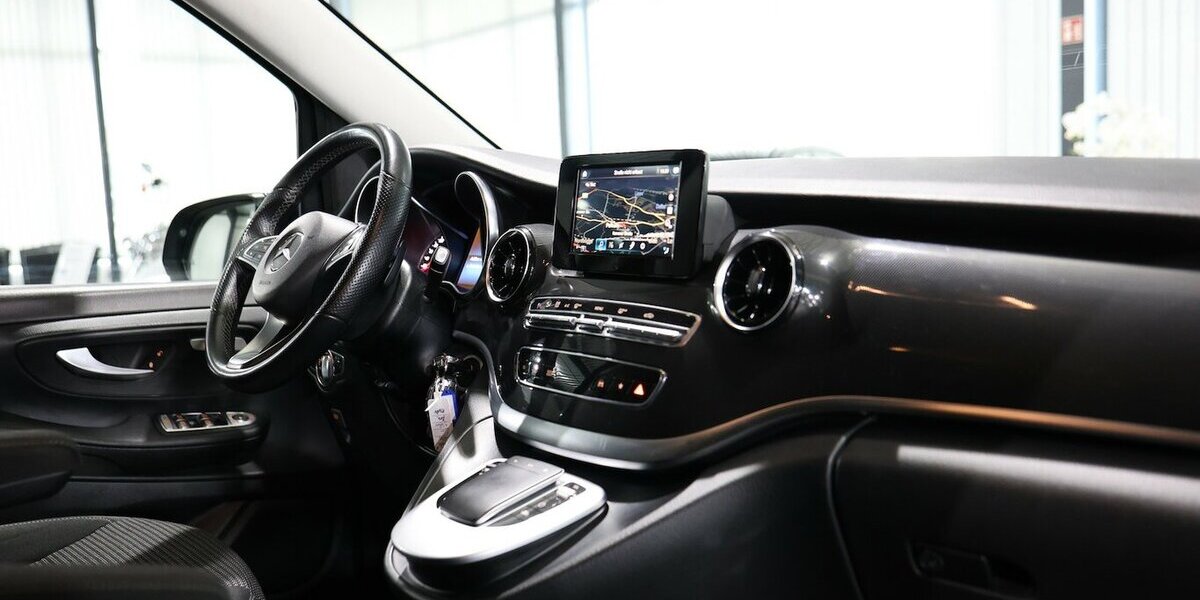 Mercedes-Benz V 250 d EDITION LANG SPORT 8-SITZER,NAVI+KAMERA 97.000 km 39.991 &euro; Hamm 59077
