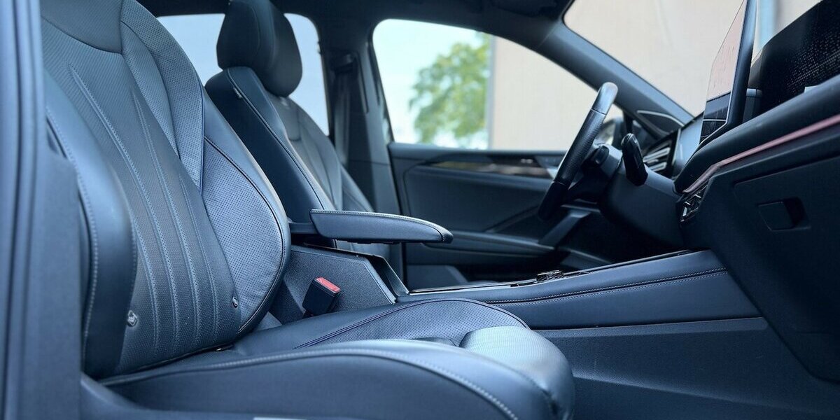VW Tiguan R-Line Pano Memory HUD 360° 44.000 km 44.900 &euro; Mönchengladbach 41066