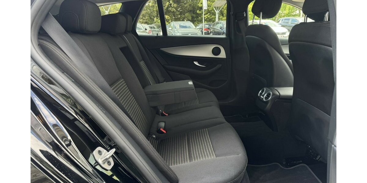 Mercedes-Benz E 400 d 4 MATIC/LED/KAMERA/KLIMA/DAB/APP-CONNECT 59.719 km 39.900 &euro; Villingen-Schwenningen 78054