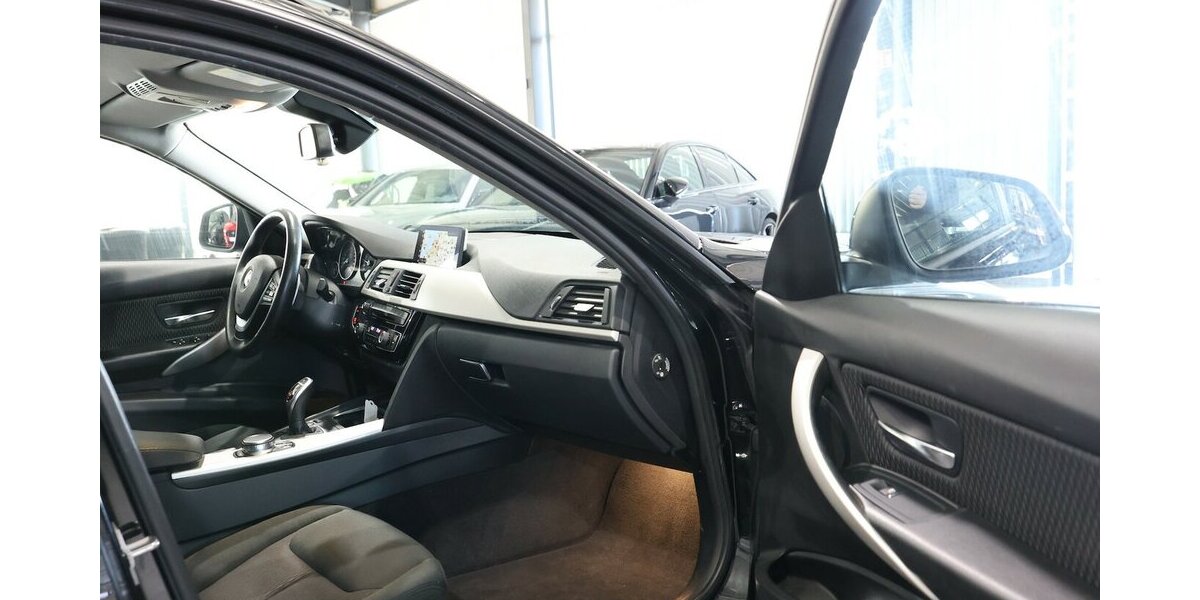 BMW 330d Touring xDrive Advantage / LED, HEAD-UP 227.000 km 12.202 &euro; Hamm 59077