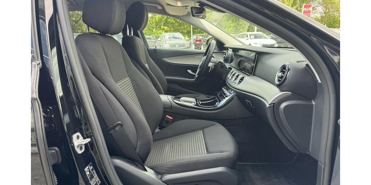 Mercedes-Benz E 400 d 4 MATIC/LED/KAMERA/KLIMA/DAB/APP-CONNECT 59.719 km 39.900 &euro; Villingen-Schwenningen 78054
