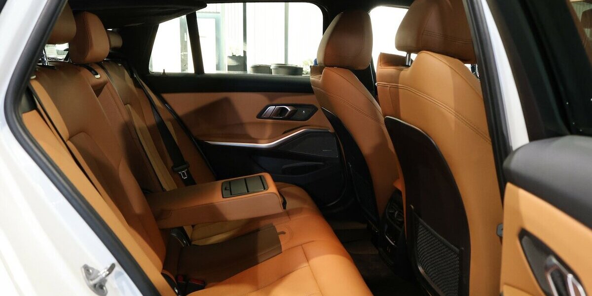BMW 318d Touring SPORT WHITE & BROWN / CURVED+HUD 114.000 km 25.993 &euro; Hamm 59077