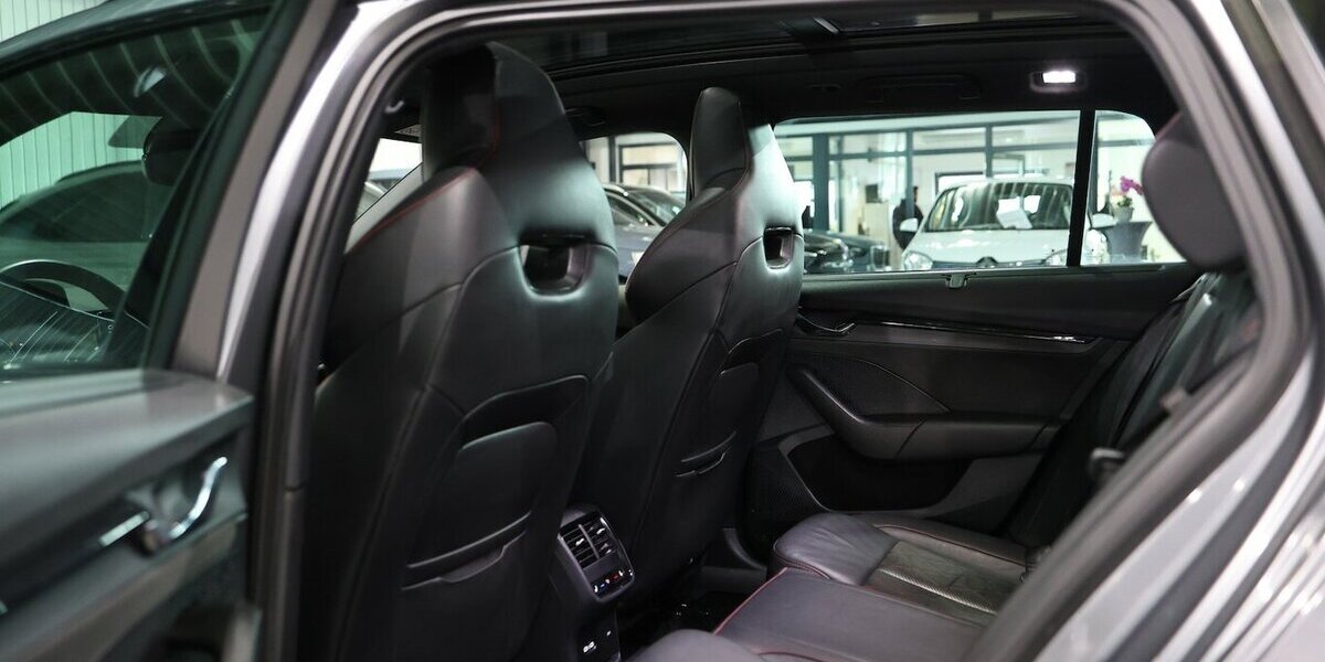 Skoda Octavia Combi TDI DSG 4x4 RS PLUS SPORT BLACK 145.000 km 24.991 &euro; Hamm 59077