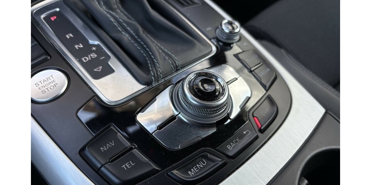 Audi A5 2.0 TDI Cabriolet S-Line XENON/NAVI/1.HAND 121.753 km 17.800 &euro; Villingen-Schwenningen 78054