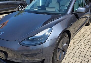 Tesla Model 3 52.674 km 31.535 &euro; Seesen 38723
