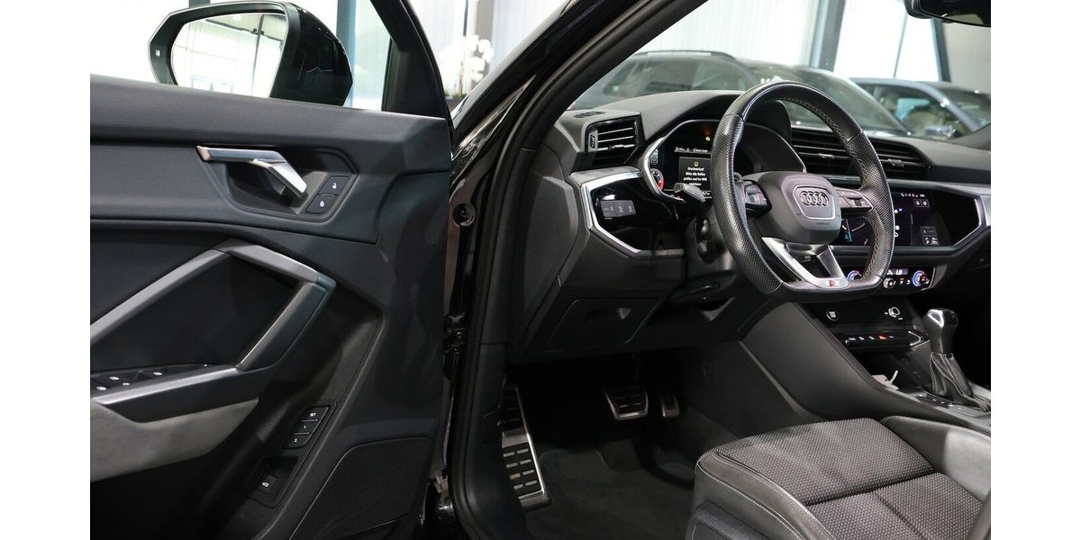 Audi Q3 40 TDI QUATTRO S-LINE SPORT BLACK MATRIX-LED 172.000 km 25.444 &euro; Hamm 59077