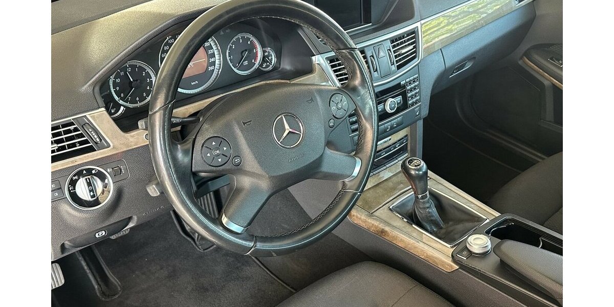 Mercedes-Benz E 200 CDI BlueEfficiency Elegance |Navi|Tempo|PDC 199.782 km 7.499 &euro; Mainz-Kostheim 55246