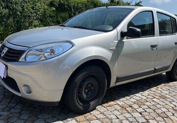Dacia Sandero 112.900 km 900 &euro; Leubsdorf 09573