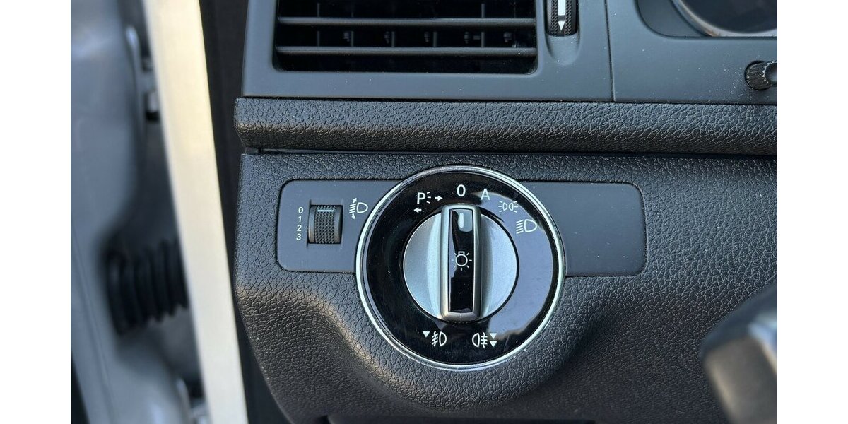 Mercedes-Benz C 220 CDI BlueEfficiency SCHIEBEDACH/NAVI/SHZ 132.163 km 12.900 &euro; Villingen-Schwenningen 78054
