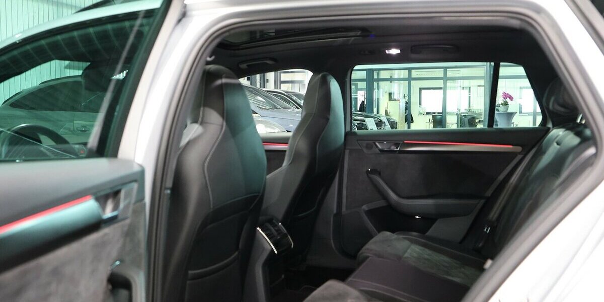 Skoda Superb Combi 2.0 TDI DSG 4x4 SPORTLINE BLACK 110.000 km 26.777 &euro; Hamm 59077