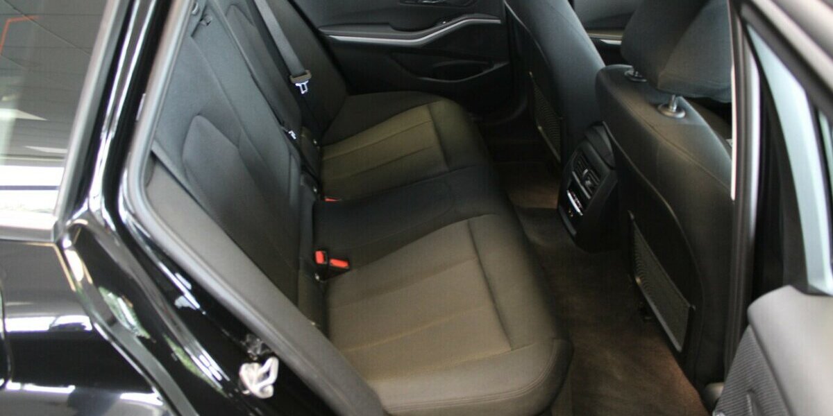 BMW 318 318d Touring Advantage 98.013 km 20.980 &euro; Euskirchen 53881
