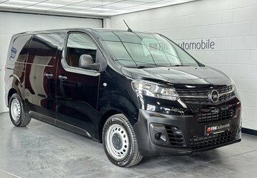 Opel Vivaro Cargo 1.5 D Edition M 1.Hand Sitzhzg 9.900 km 21.670 &euro; Lich 35423