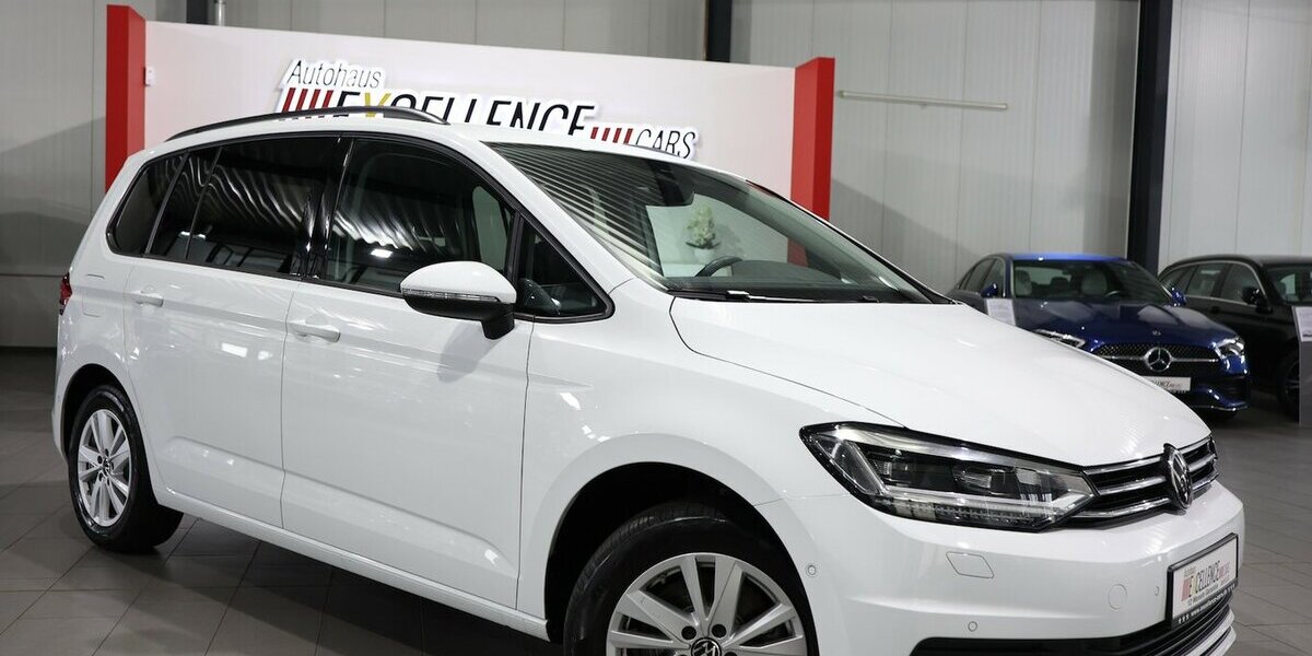 VW Touran 2.0 TDI DSG IQ Comfortline / 7-SITZE, LED 66.000 km 27.111 &euro; Hamm 59077