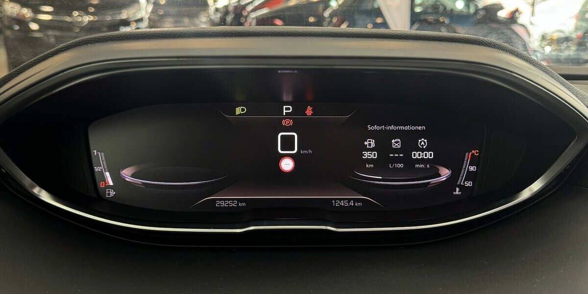 Peugeot 5008 GT 130 BlueHDi 1.Hand Panorama 7 Sitze 29.300 km 27.440 &euro; Lich 35423