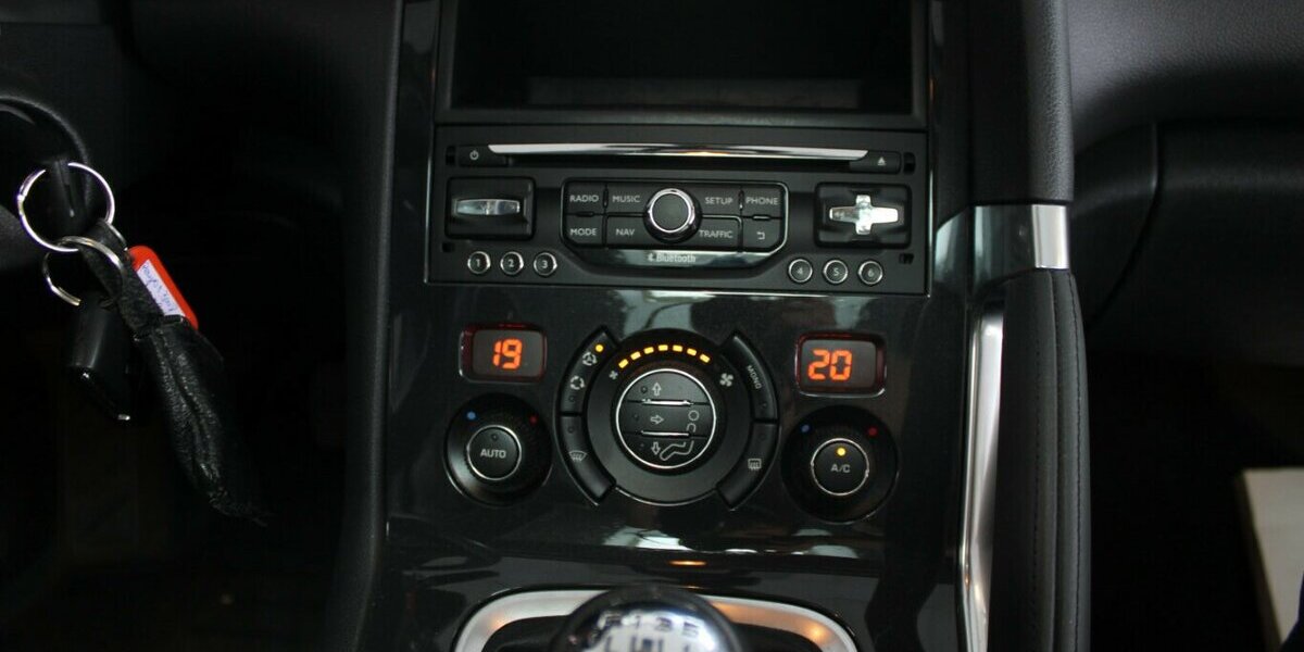 Peugeot 3008 All PurTECH 130 - Panorama - 98.263 km 8.980 &euro; Euskirchen 53881