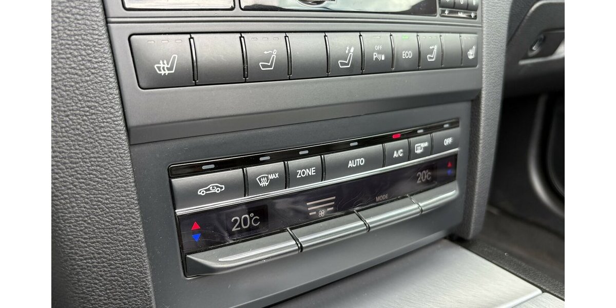 Mercedes-Benz E 350 CDI Cabrio BlueEfficiency NAVI/NACKENHZ 151.676 km 14.900 &euro; Villingen-Schwenningen 78054