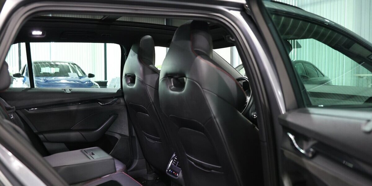 Skoda Octavia Combi TDI DSG 4x4 RS PLUS SPORT BLACK 145.000 km 24.991 &euro; Hamm 59077