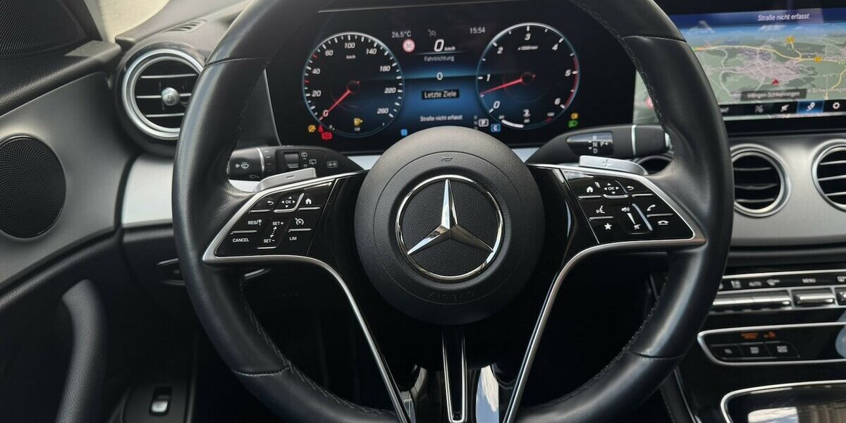 Mercedes-Benz E 400 d 4 MATIC/LED/KAMERA/KLIMA/DAB/APP-CONNECT 59.719 km 39.900 &euro; Villingen-Schwenningen 78054