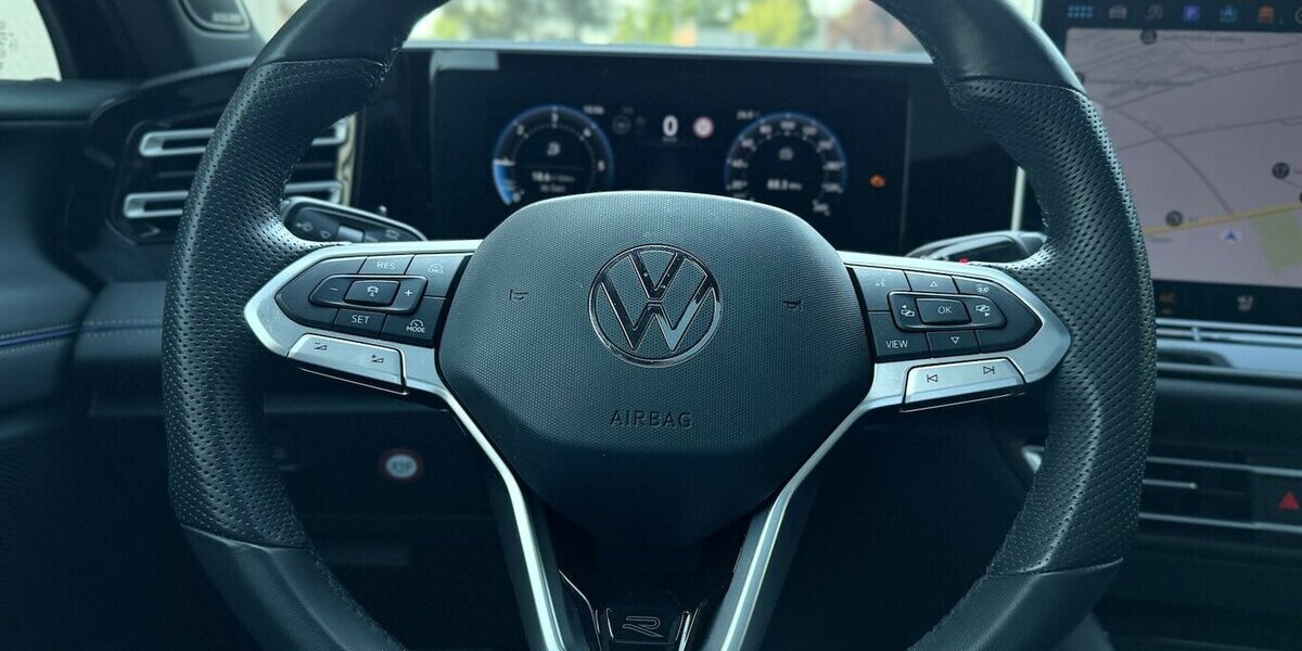 VW Tiguan R-Line Pano Memory HUD 360° 44.000 km 44.900 &euro; Mönchengladbach 41066