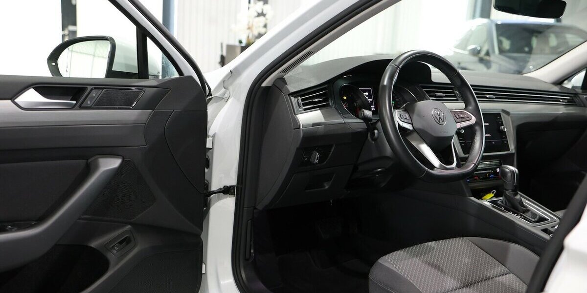 VW Passat Variant 2.0 TDI DSG BUSINESS LED,ACC+LANE 56.000 km 23.555 &euro; Hamm 59077