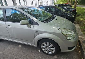 Toyota Corolla Verso 160.000 km 3.499 &euro; München 81539