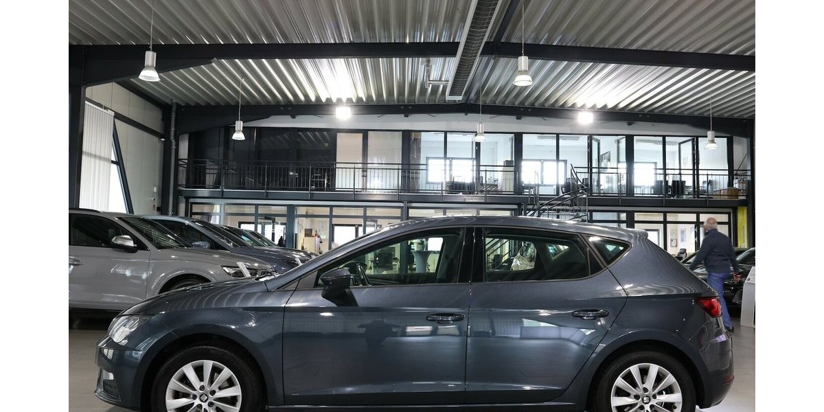 Seat Leon 1.6 TDI STYLE / NAVI-PLUS+APPLE+ANDROID 111.000 km 12.111 &euro; Hamm 59077