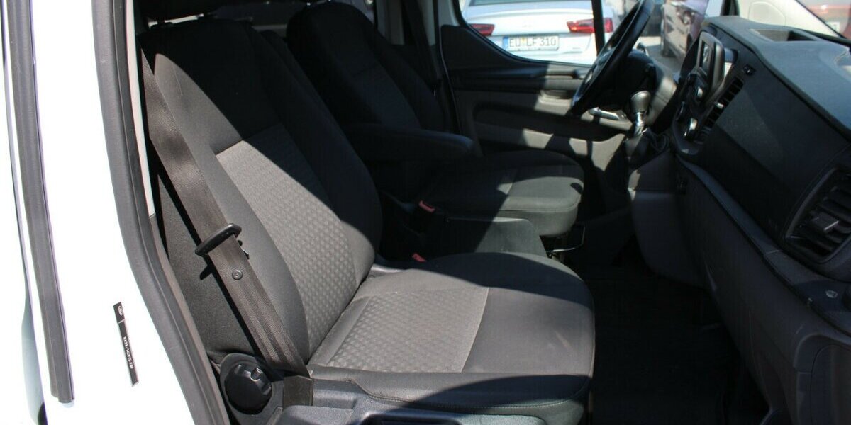 Ford Tourneo Custom 320 L1H1 VA - 8-Sitzer - 224.945 km 9.980 &euro; Euskirchen 53881