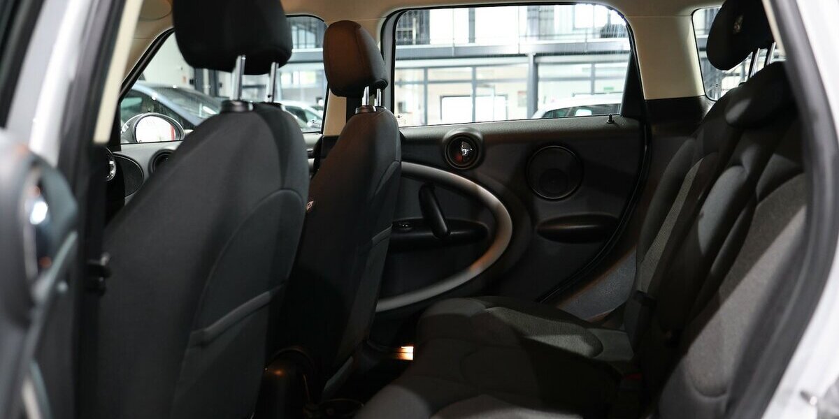 Mini Cooper D Countryman PEPPER II CARBON COLOUR 129.000 km 9.444 &euro; Hamm 59077