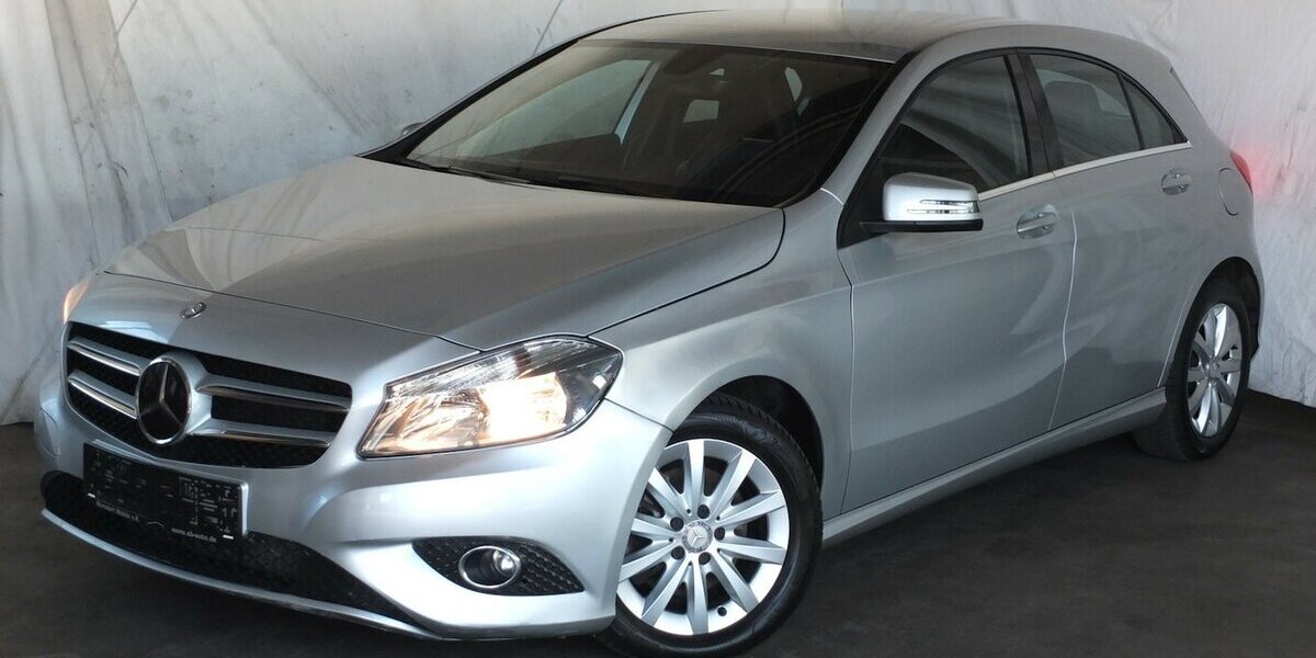 Mercedes-Benz A 180 WM26:STYLE NAVI SHZ MFL LMF TEILLEDER alle I 92.145 km 11.198 &euro; Köln 50858