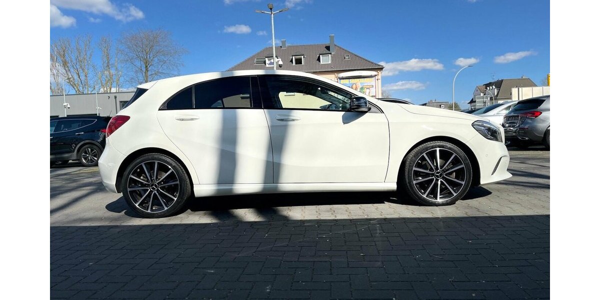 Mercedes-Benz A 220 CDI / AMG / Pano / Kamera / Navi / Euro6 195.000 km 15.490 &euro; Mönchengladbach 41066