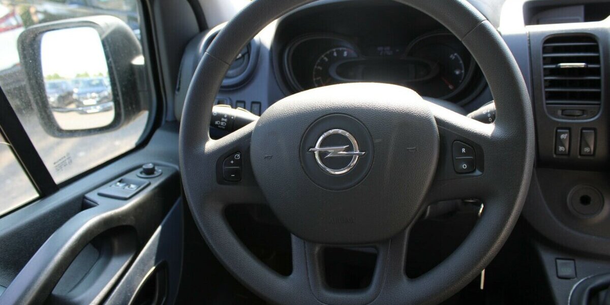 Opel Vivaro 1.6 D L1H1 8-Sitzer 189.128 km 9.980 &euro; Euskirchen 53881