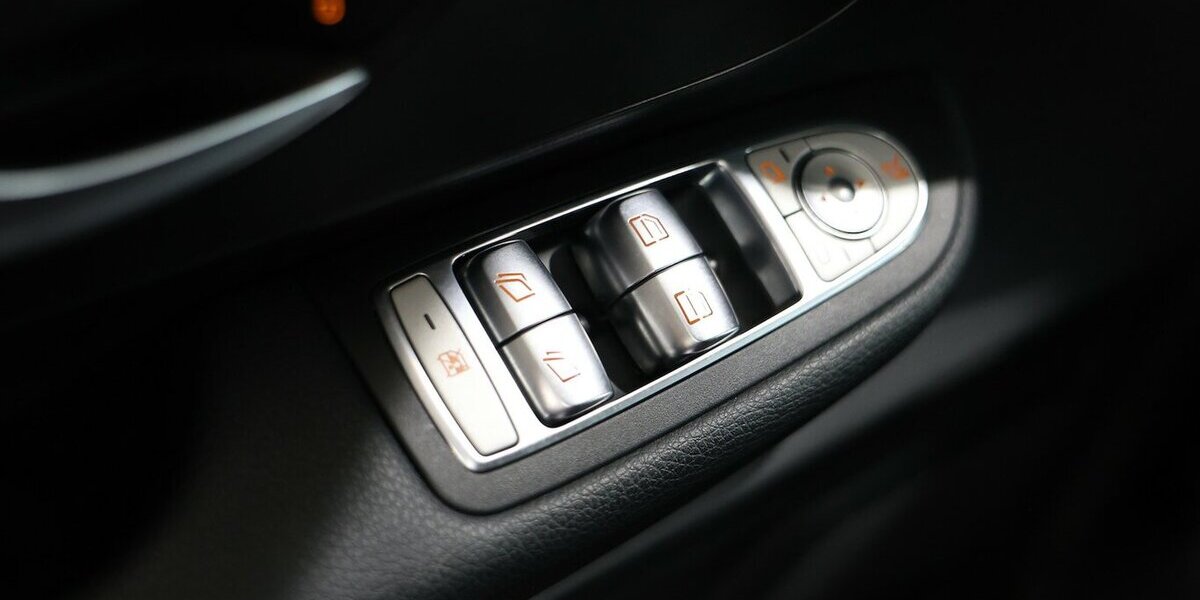 Mercedes-Benz V 250 d EDITION LANG SPORT 8-SITZER,NAVI+KAMERA 97.000 km 39.991 &euro; Hamm 59077