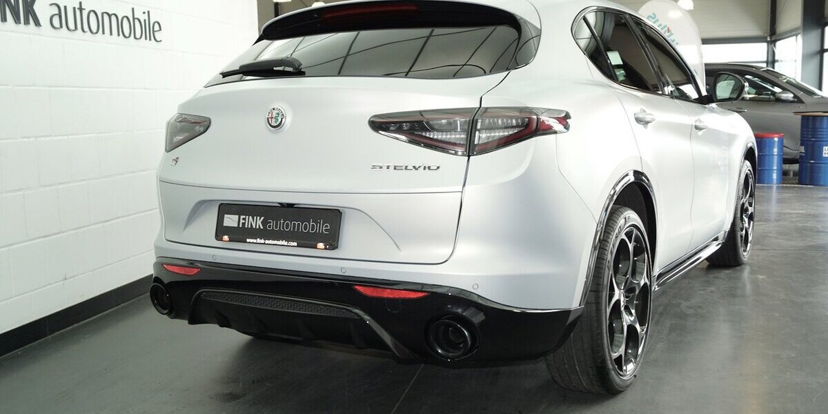 Alfa Romeo Stelvio 2.2 D Competizione Q4 ALLRAD LEDER AHK 45.000 km 38.380 &euro; Lich 35423