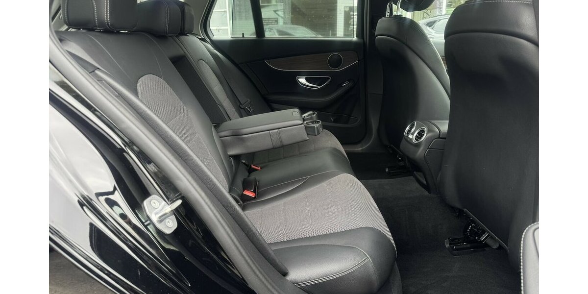 Mercedes-Benz C 220 d 4 MATIC T- MODELL/KAMERA/AHK/NAVI/1.HAND 60.042 km 24.800 &euro; Villingen-Schwenningen 78054